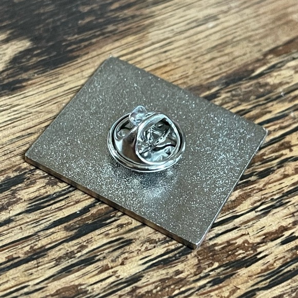 Steel Pin + Fun Quote in Enamel ✨❤️ - Picture 2 of 2